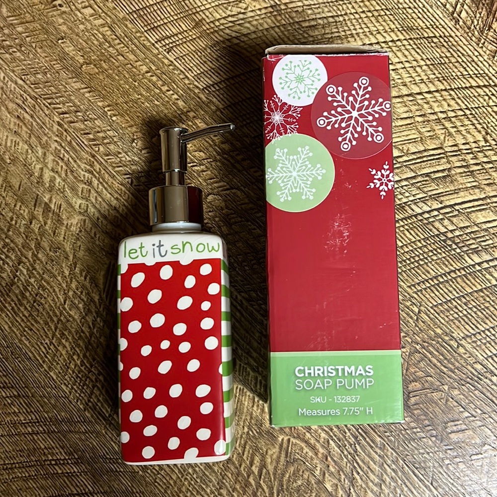 Christmas Soap Pump